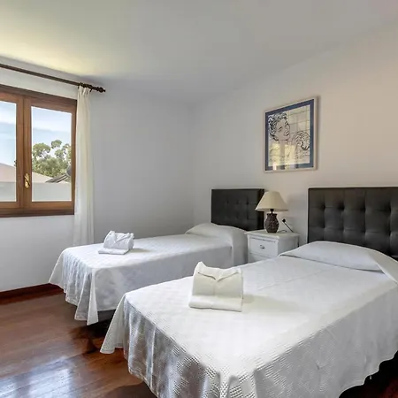 Haus Mit Grossen Gaerten, Schoener Aussicht Auf Berge Und 300 M Vom Entfernt Cala San Vicente (Mallorca)