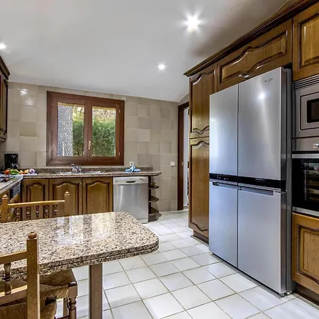 Haus Mit Grossen Gaerten, Schoener Aussicht Auf Berge Und 300 M Vom Entfernt Cala San Vicente (Mallorca)