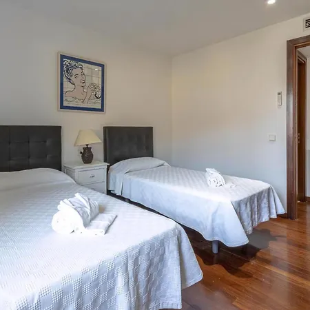 Haus Mit Grossen Gaerten, Schoener Aussicht Auf Berge Und 300 M Vom Entfernt Holiday home