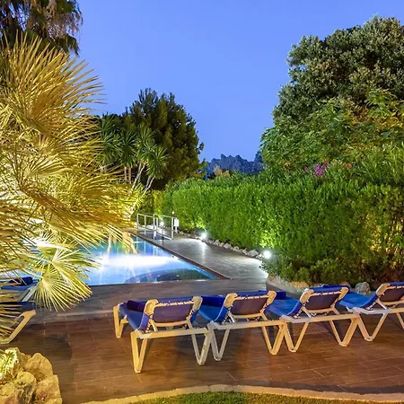 Haus Mit Grossen Gaerten, Schoener Aussicht Auf Berge Und 300 M Vom Entfernt Holiday home *